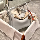  Everyday tote bag carried on shoulder 10