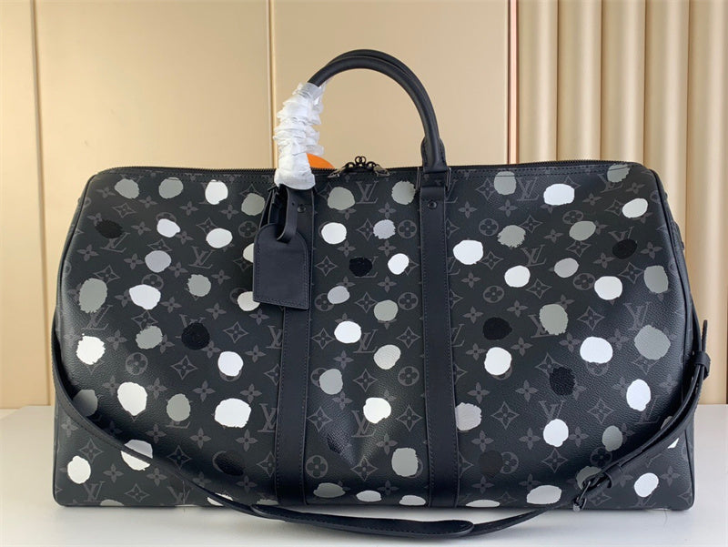  structured bag close-up of hardware and finish 29