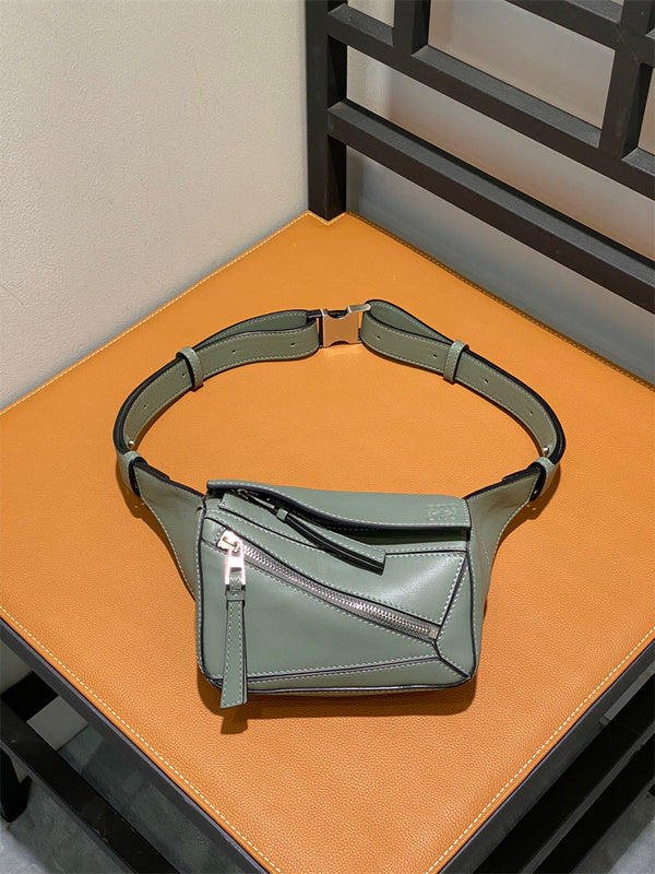 Ziva's Charm handbag – interior view (18cm*12cm*7.5cm)