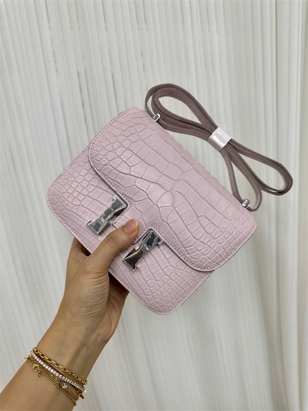  Smart shoulder bag front view 7