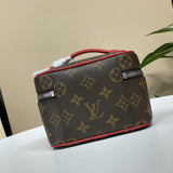  satchel close-up of hardware and finish 35
