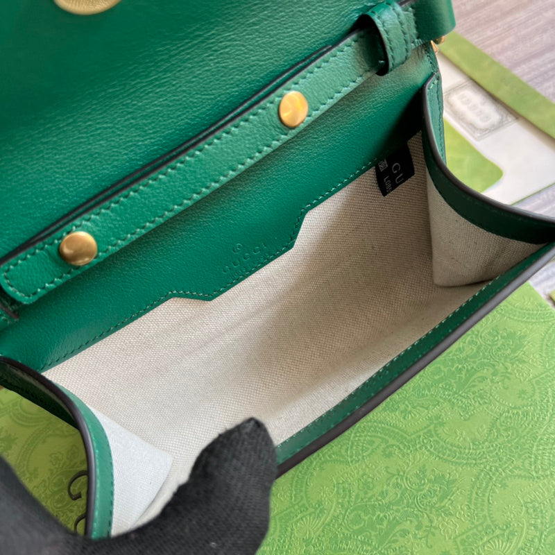 Side profile of statement everyday-luxe women's handbag – women's luxury handbag