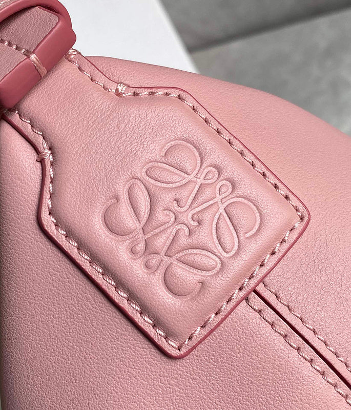 Ziva's Charm handbag – carry view (20.5cm*17cm*12.5cm)