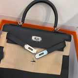  versatile shopper bag detail view showing craftsmanship