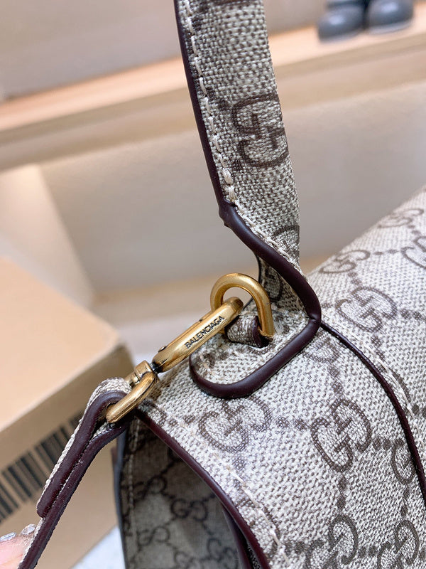 Ziva's Charm handbag – product shot (one versatile size)