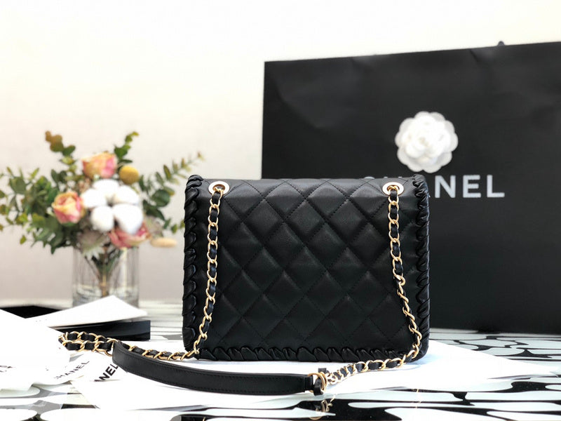  women's handbag, mid design, view 2