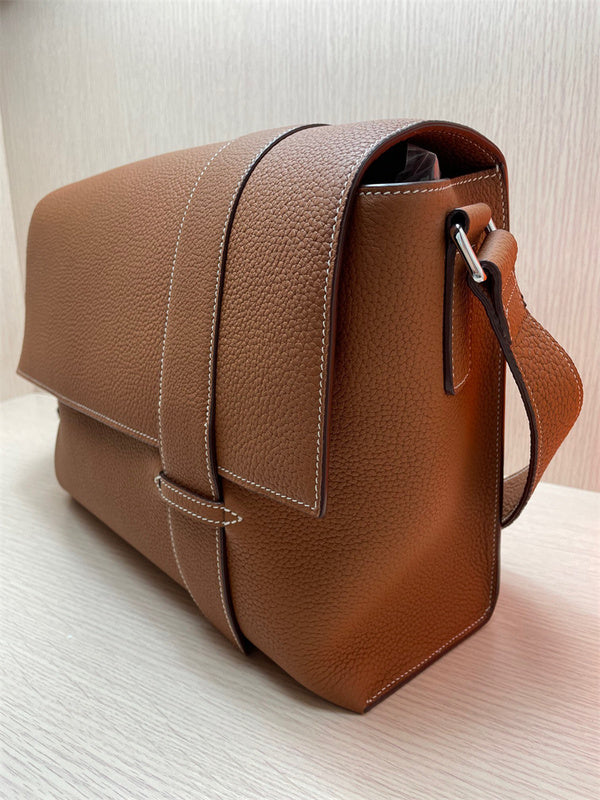  Modern structured bag front view 7