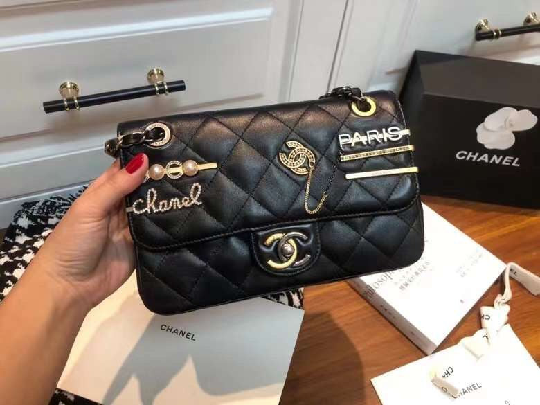  women's handbag, mid design, view 1
