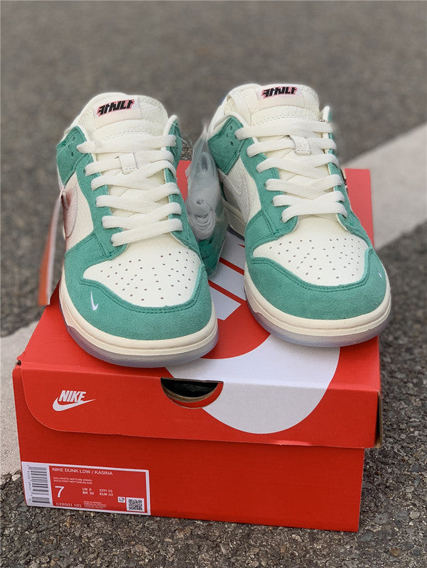 Nike Men's & Women's Iconic Street Trainers — Style 083 interior view