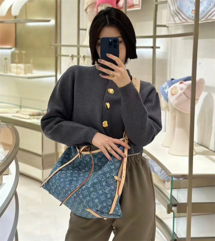  Smart top-handle bag front view 25