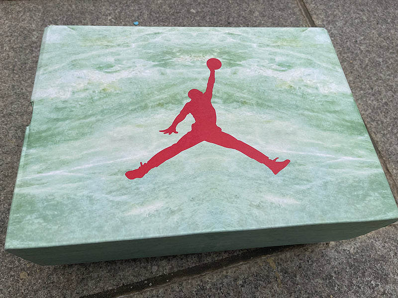 Nike Men's & Women's Luxury Lifestyle Trainers — Style 255 interior view