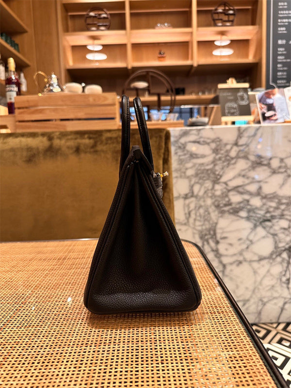  Smart top-handle bag carried on shoulder 10