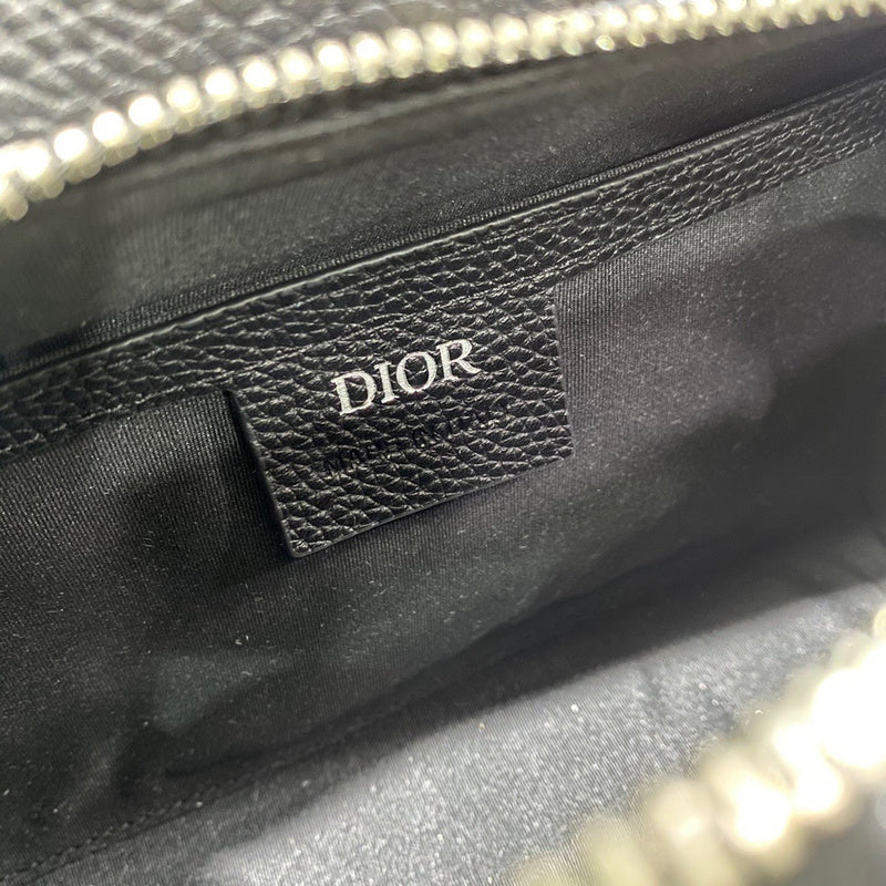 Side profile of everyday-luxe polished women's handbag – women's luxury handbag
