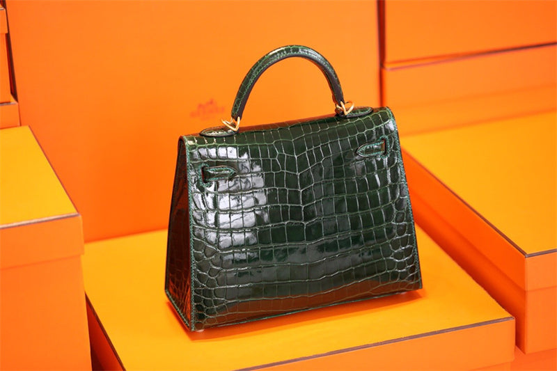  shopper bag interior and compartment view 21