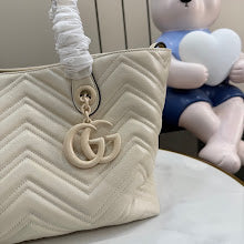 Chic Women's Designer Tote - Luxury Premium Handbag Style - NM4054