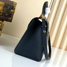 Chic Designer Tote Handbag - Luxury Premium Women's Fashion Bag - NM4096