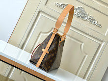Premium Signature Shoulder Bag - Chic Women's Luxury Designer - NM4097