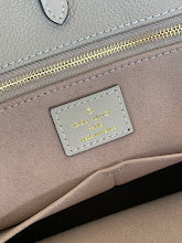 Chic Designer Satchel Bag - Luxury Women's Top Handle Handbag - NM4163