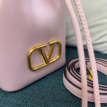Luxury Structured Shoulder Bag - Women's Premium Designer Fashion - NM2960
