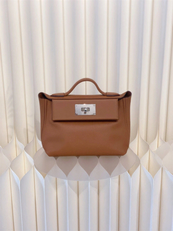  tote bag interior and compartment view 21