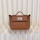  tote bag interior and compartment view 21