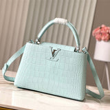  Tailored everyday bag front view 25