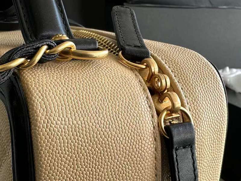 Zivas Charm Modern Minimalist Look Everyday Handbag (Elevated Daily Companion) – Full Silhouette