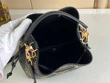 Chic Women's Shoulder Handbag - Luxury Premium Designer Style - NM4484