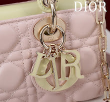 Chic Designer Shoulder Handbag - Premium Luxury Women's Style - NM7431