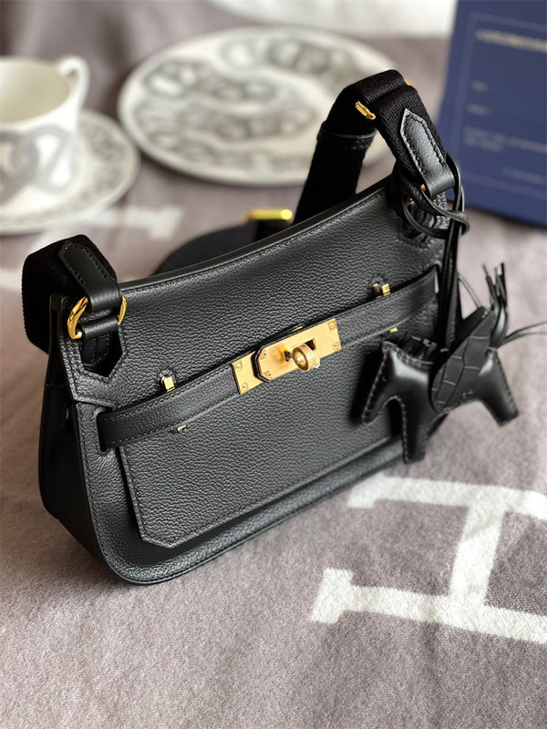  Modern shoulder bag front view 7