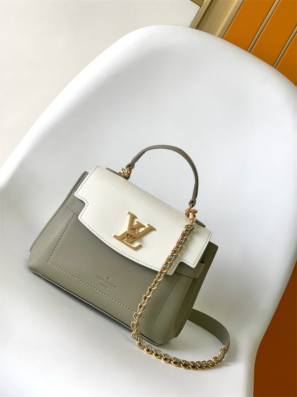  Graceful crossbody bag front view 7