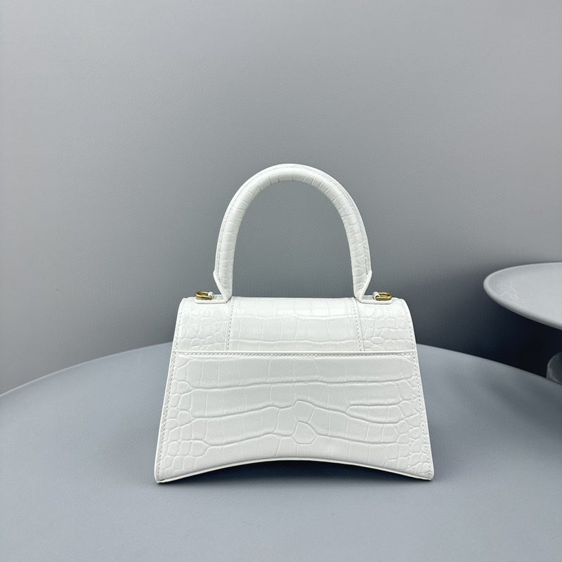 Zivas Charm Contemporary Flair Statement Handbag (Refined Practical Design) – Full Silhouette
