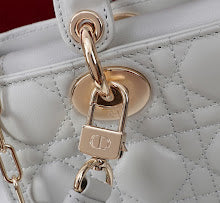 Chic Designer Tote Handbag - Luxury Premium Women's Fashion Bag - NM7366