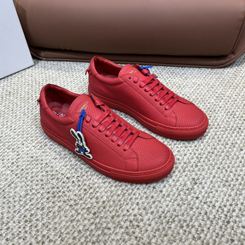 Givenchy shoes Style 082 - logo and branding close-up