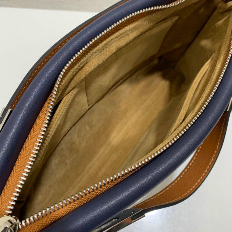 Ziva's Charm handbag – interior view (28cm*15cm*5cm)