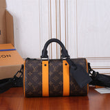  modern carryall bag detail view showing craftsmanship