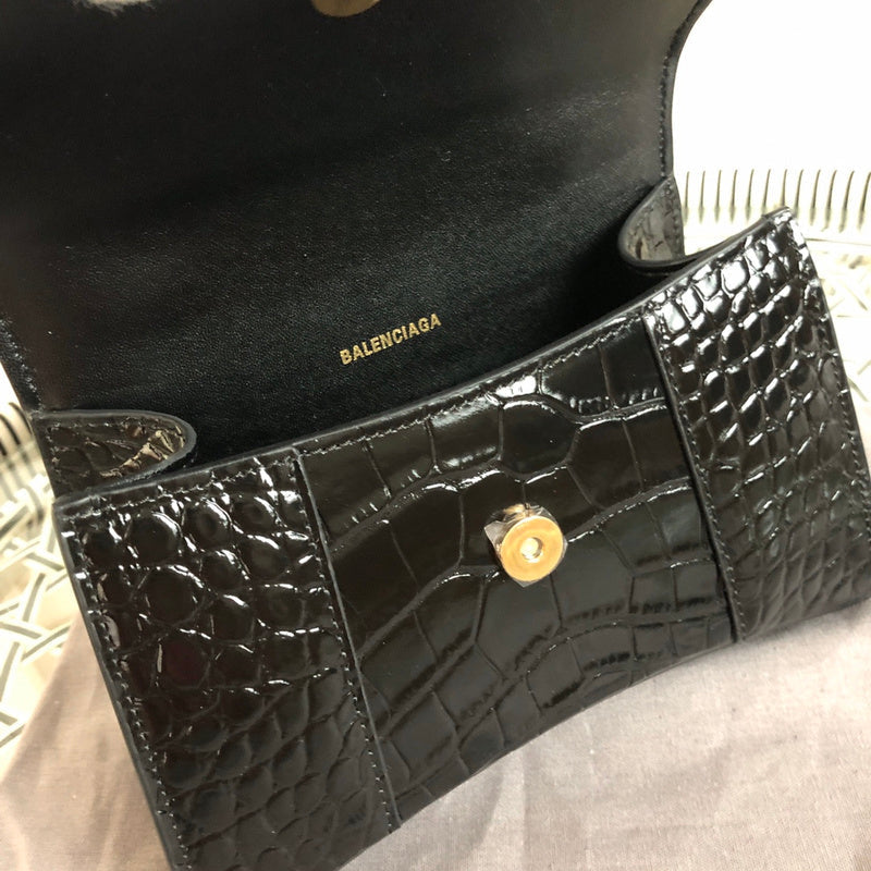 Top view of refined premium women's handbag – women's everyday handbag