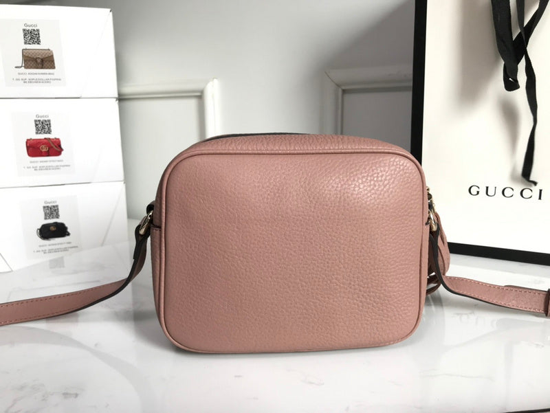 Handle and strap detail of statement everyday-luxe women's handbag – women's premium purse
