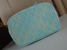 Luxury Iconic Crossbody Bag - Women's Elegant Designer Fashion - NM4724