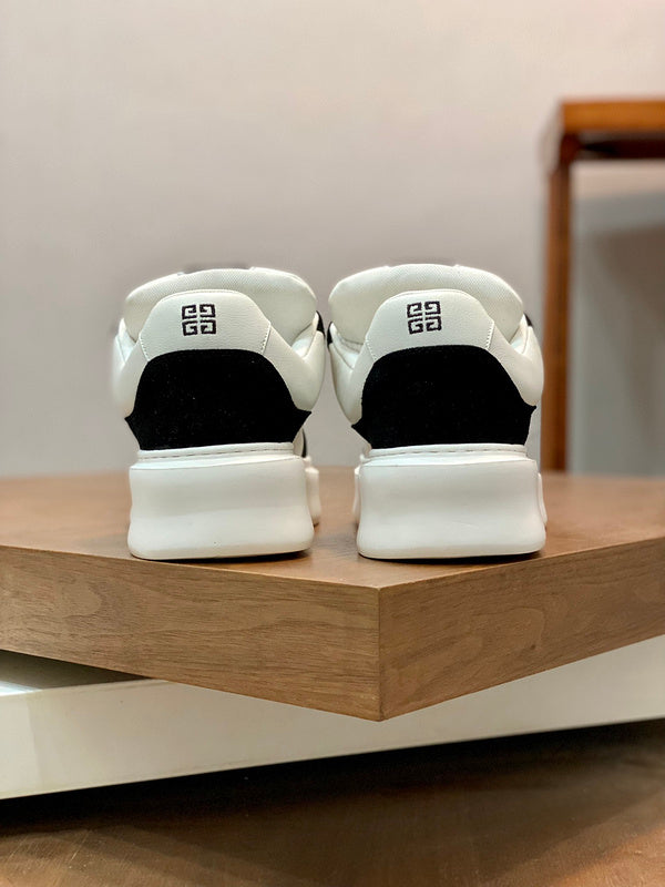 Givenchy shoes Style 185 - close-up of statement logo accent