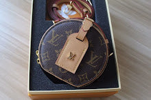 Chic Women's Shoulder Handbag - Luxury Premium Designer Style - NM4441