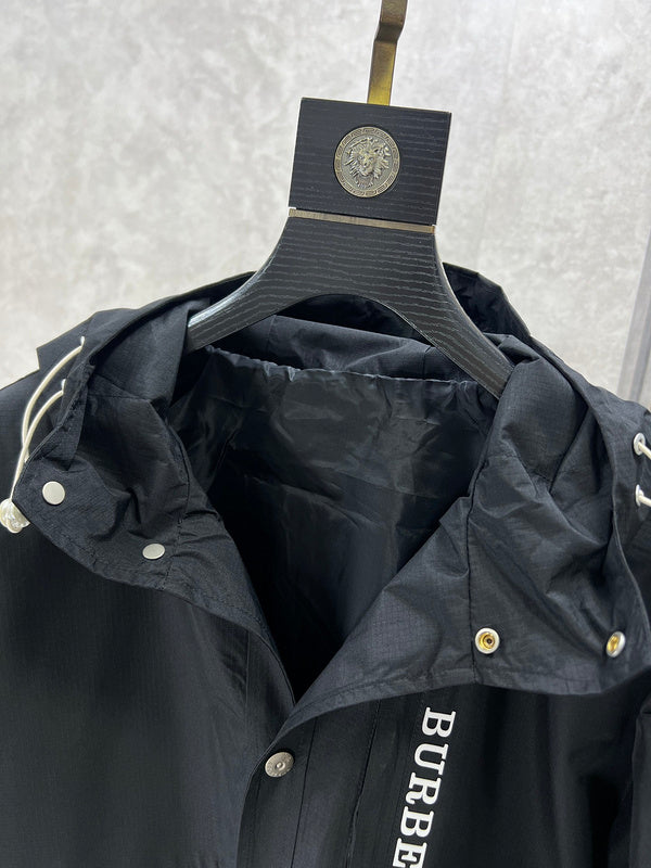 Back view of Burberry luxury piece style No.419