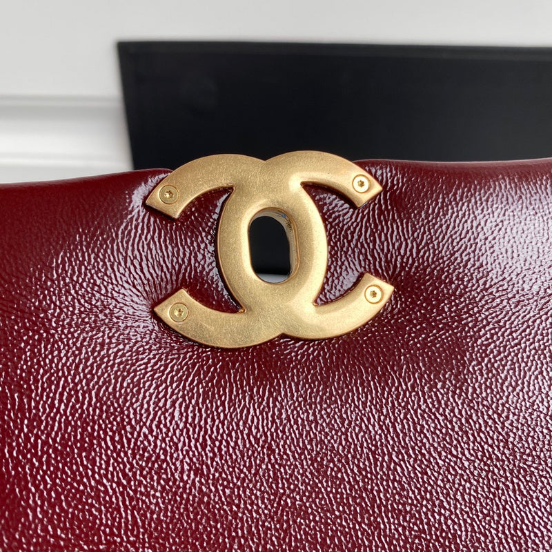 Zivas Charm Refined Everyday Style Fashion Handbag (Modern Wardrobe Staple) – Styled Look