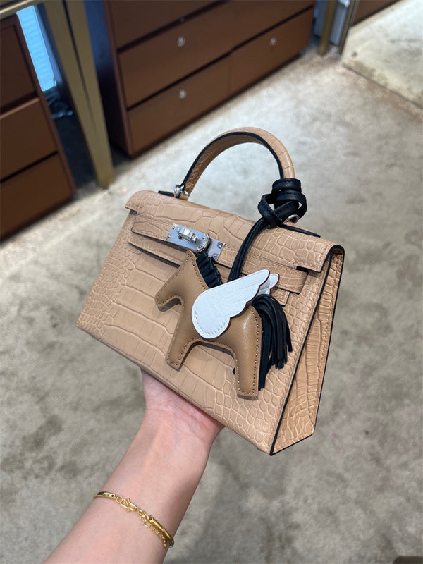  tote bag interior and compartment view