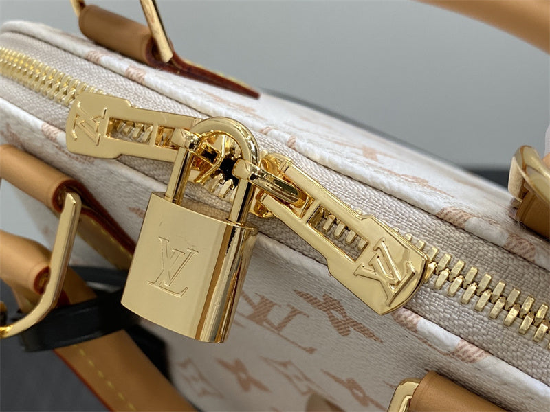  Chic top-handle bag carried on shoulder 22