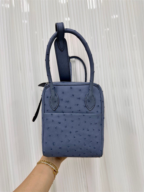  clean-lined shopper bag detail view showing craftsmanship 8