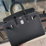  Versatile handbag carried on shoulder