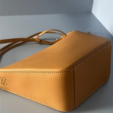 Ziva's Charm handbag – close-up view (28cm*17cm*9.5cm)