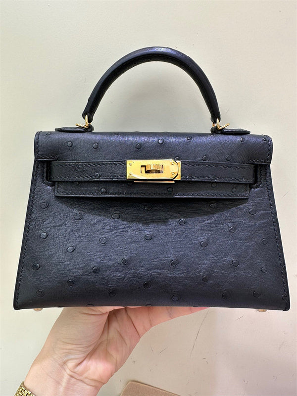  Graceful satchel front view