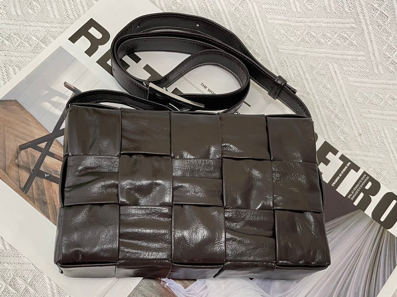 Timeless Faux Leather Handbag - Chic Everyday Appeal | Women's Luxury Handbag #1644 - product detail shot (image 10) of designer-inspired handbag
